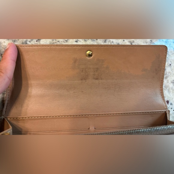 Authentic - Louis Vuitton Dune Vernis Sarah Wallet #4 - Picture 10 of 15